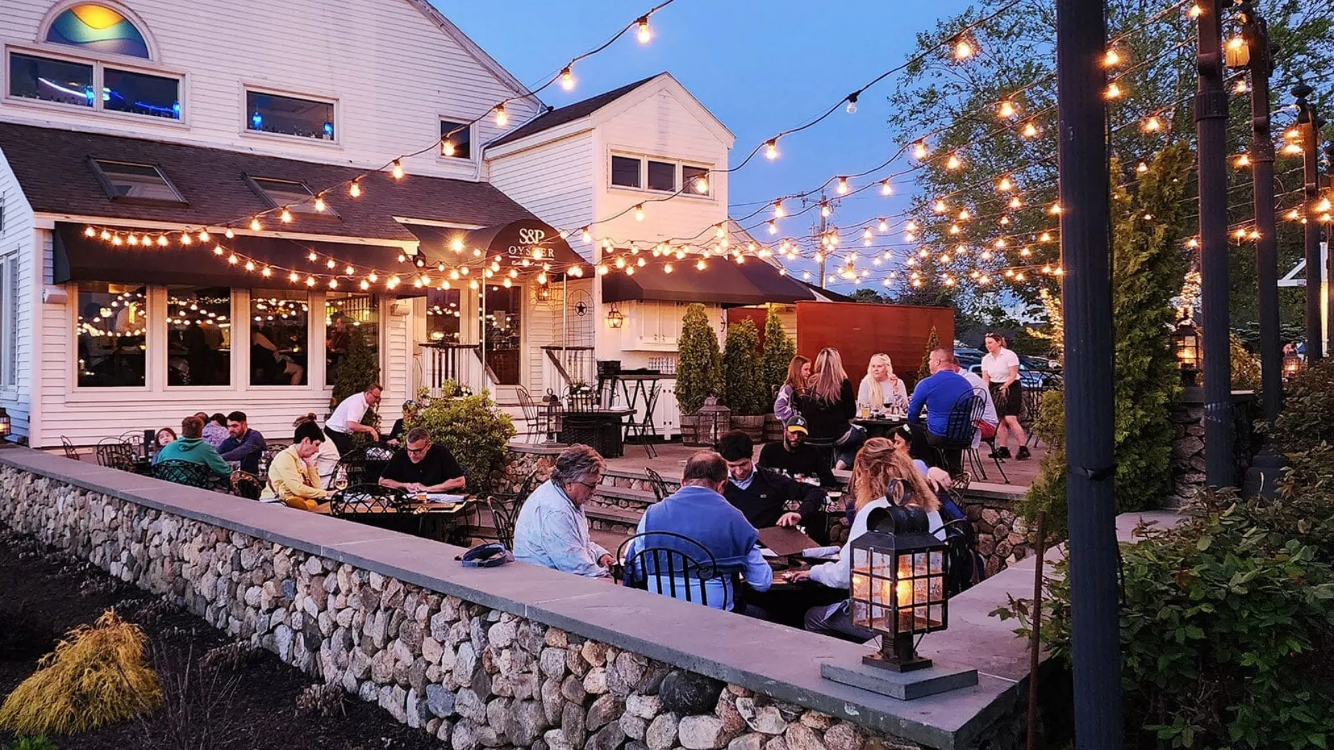 Enjoy a Cozy Dinner Downtown