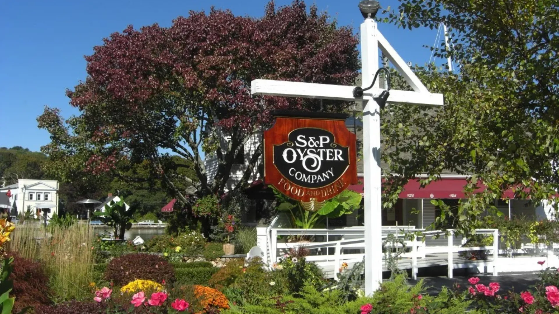 S&P Oyster Company – Fresh Seafood with a View